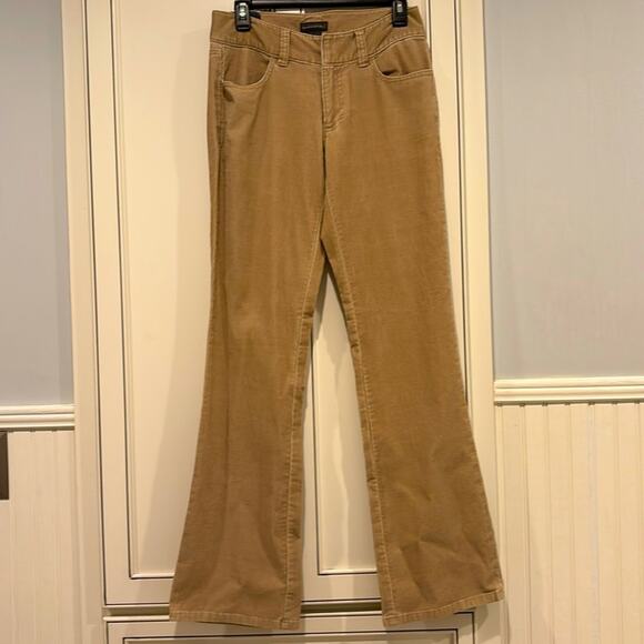 Banana Republic Pants - 🔥🔥FIRE SALE 🔥🔥BANANA REPUBLIC light tan cords, size 6